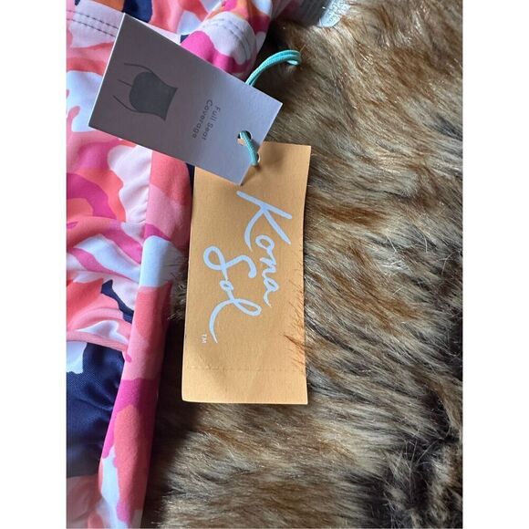 Women's Full Coverage Floral Ruffle size medium One Piece Swimsuit - Picture 4 of 5